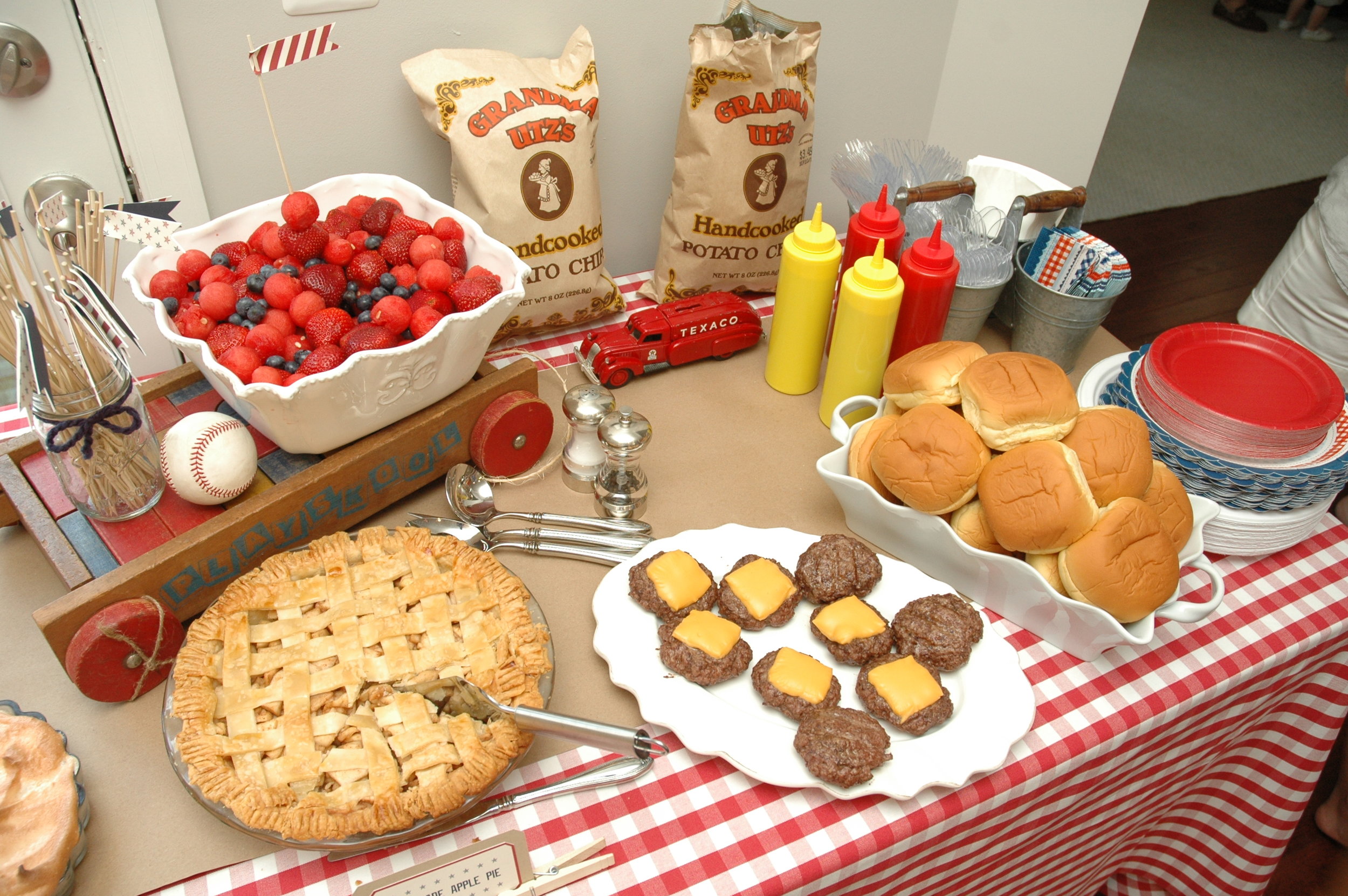 Classic burgers and home-made pies, and red and blue cut fruit!