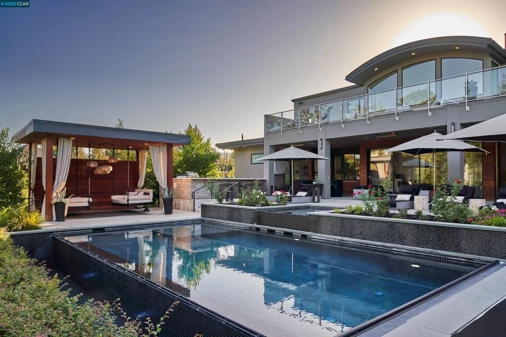 Alamo Modern