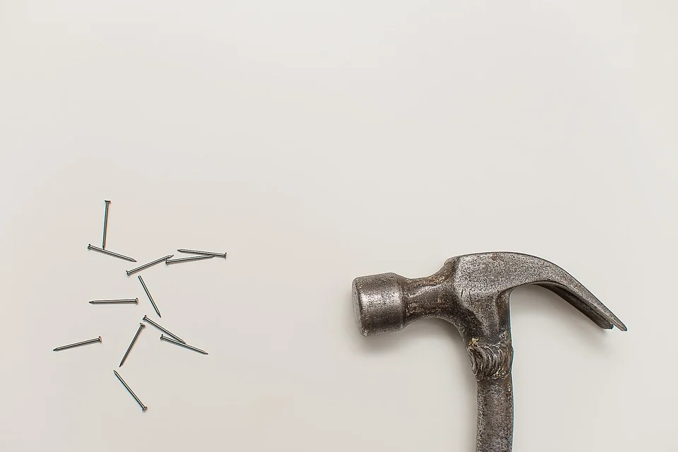 Le-handyman-hammer.jpg