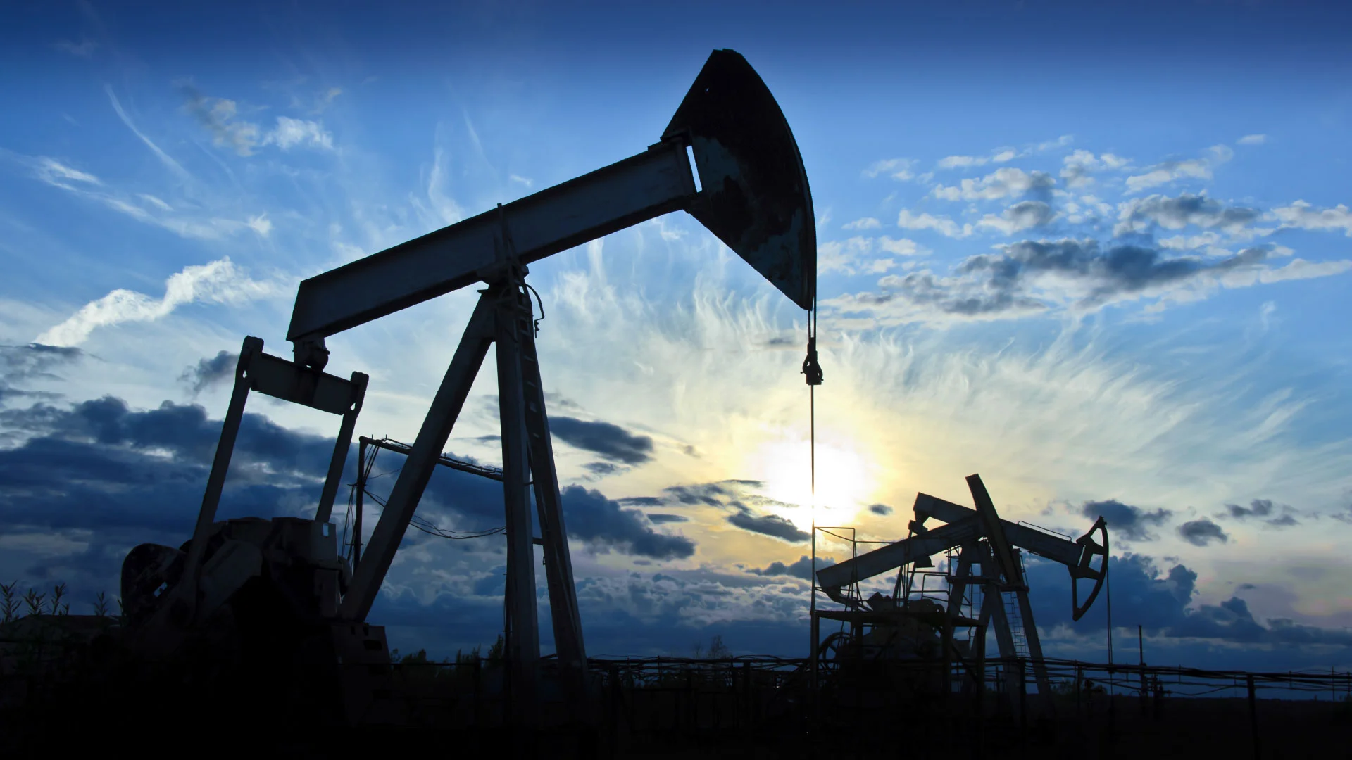 infrastructure pic 2 oil well.jpg