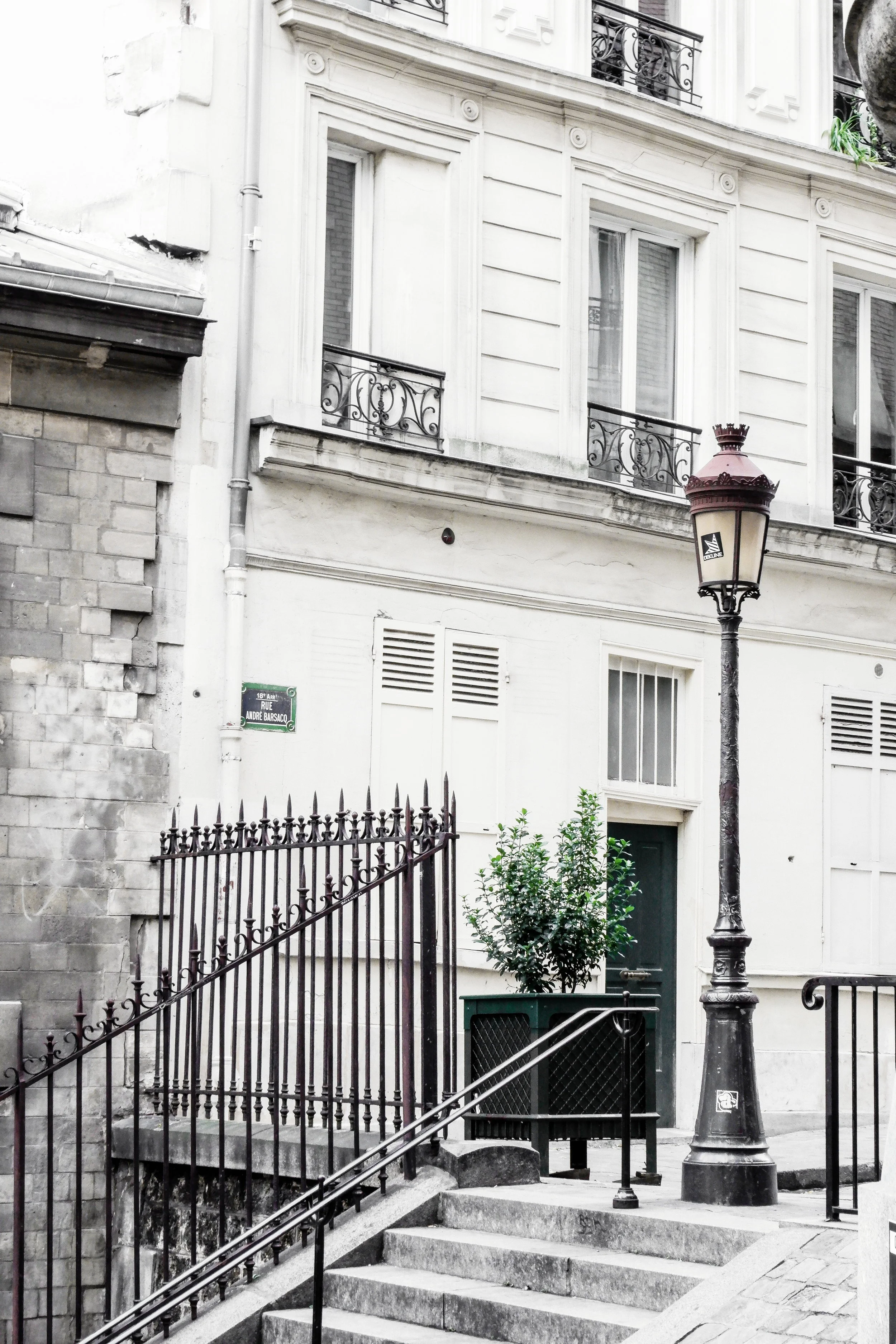 SOMETHINGOFNOTHING_MONTMARTRE