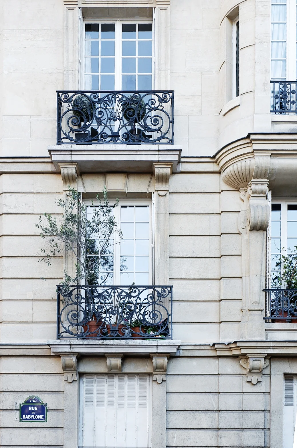 SOMETHINGOFNOTHING_PARISBALCONY