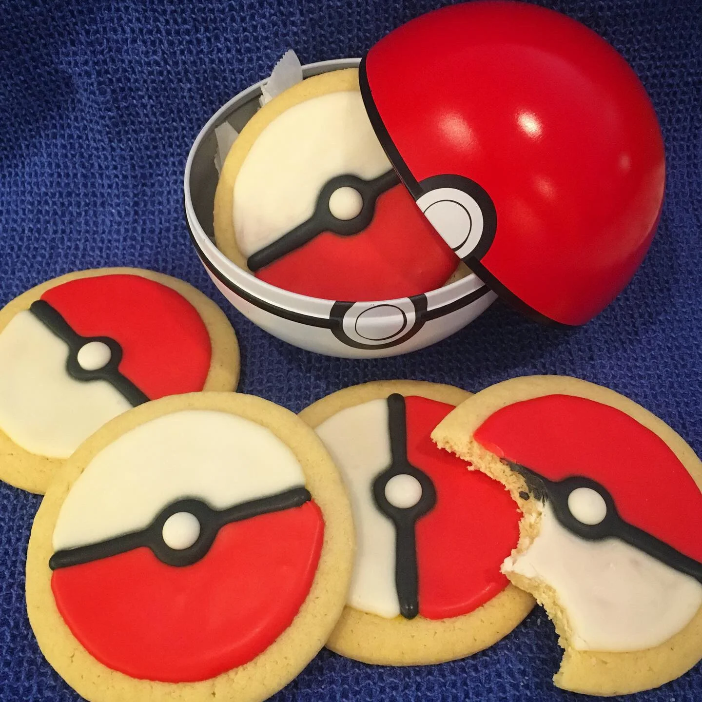  Pokéball cookies to celebrate Detective Pikachu 