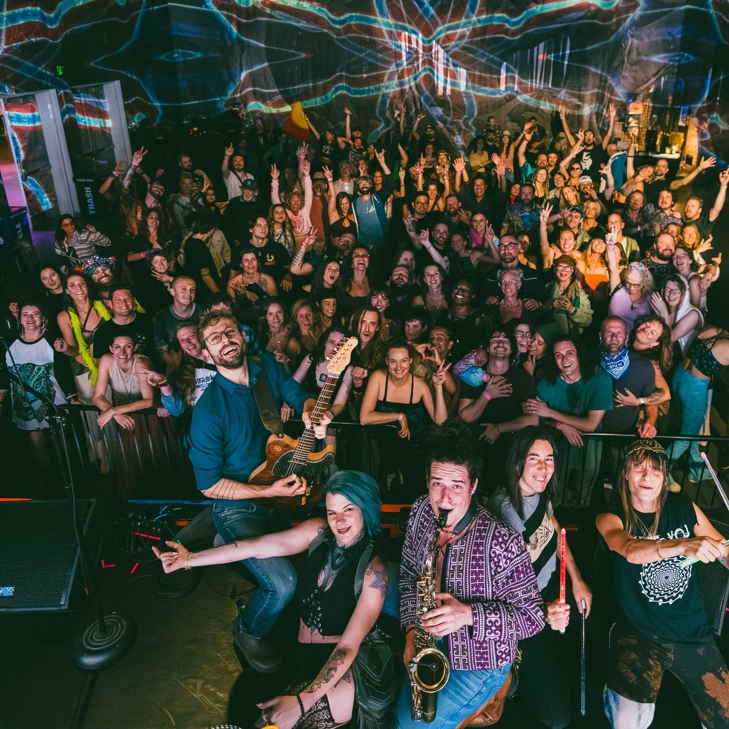 What a beautiful time in Denver with these wonderful musical family! Loved all the collaborations we had going on with @beatkittymusic @stellaluminaofficial @lionchildofficial @malkahenna @dsdrummer 
Now winding down for the fall, only a few more sho