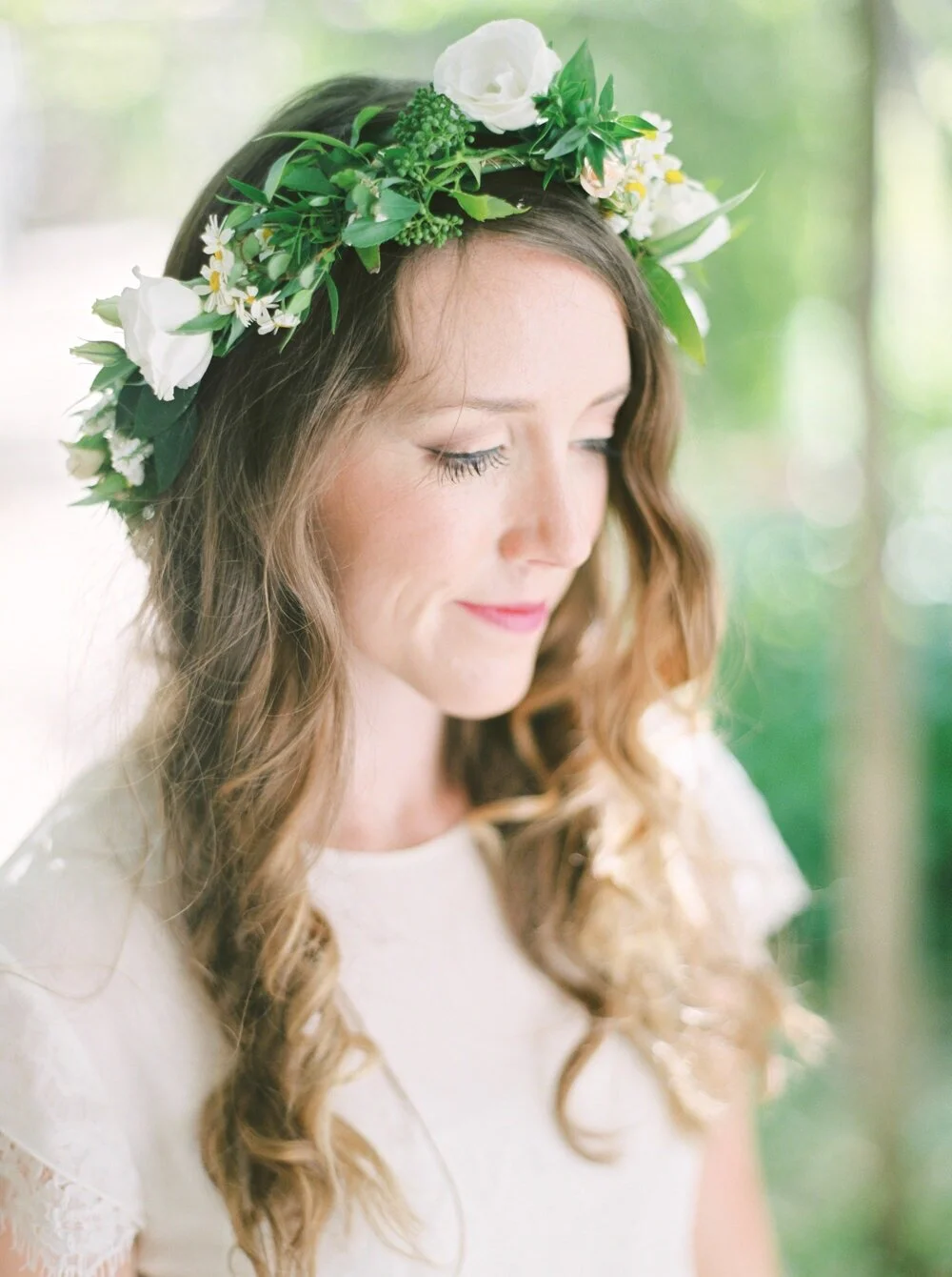 02-The-bride-wore-a-beautiful-green-and-white-flower-crown-to-stick-to-the-color-scheme.jpg