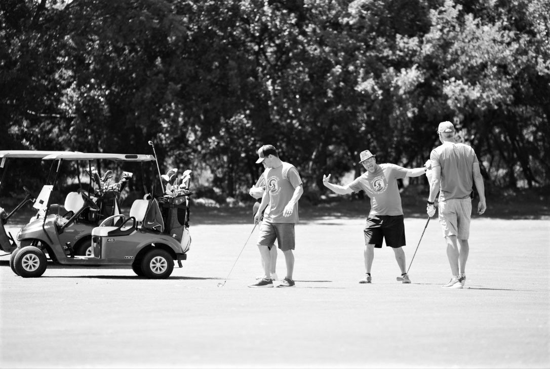 CS4K19_team003ortho_bw.jpg