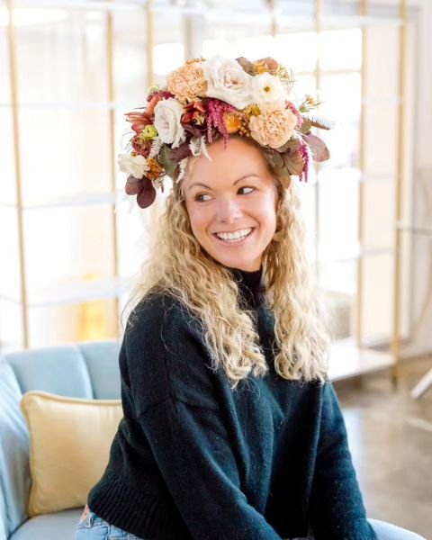 Sharing a little intro post today due to the fact that I haven't done one in forever! Also, because I have these fun photos of me from a workshop I won tickets to (thank you @mnfloralcollective) where I got to make this funky headpiece &amp; get beau