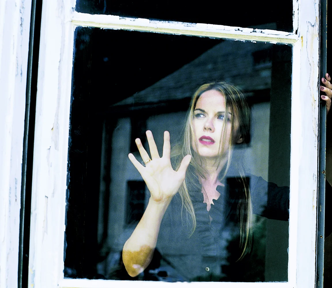 Mary Fahl.jpg