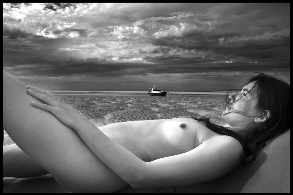Keryn_nude_Normandy_beach_ B&WFinal_2008(30).jpg