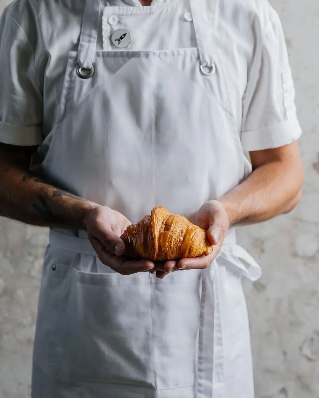 A Melbourne must-do, @lunecroissant is a world-leading croissant bakery celebrating the creation, complexity and ultimate enjoyment of a croissant. The lines are long, but well worth it. We recommend the ham and cheese 🤤

#ExclusiveTravelGroupAu 
#E