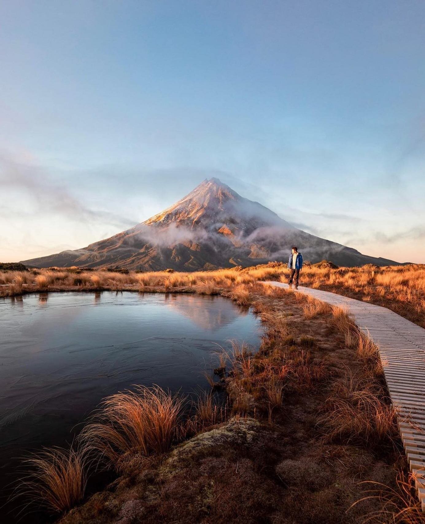 The glorious snow-capped volcanic cone of Mt Taranaki on New Zealand's north island. The picturesque summit climb will take approx. 6 hours or explore dozens of alternative trails around the dormant giant.
#ExclusiveTravelGroupNZ
📸: @olsson.adventur