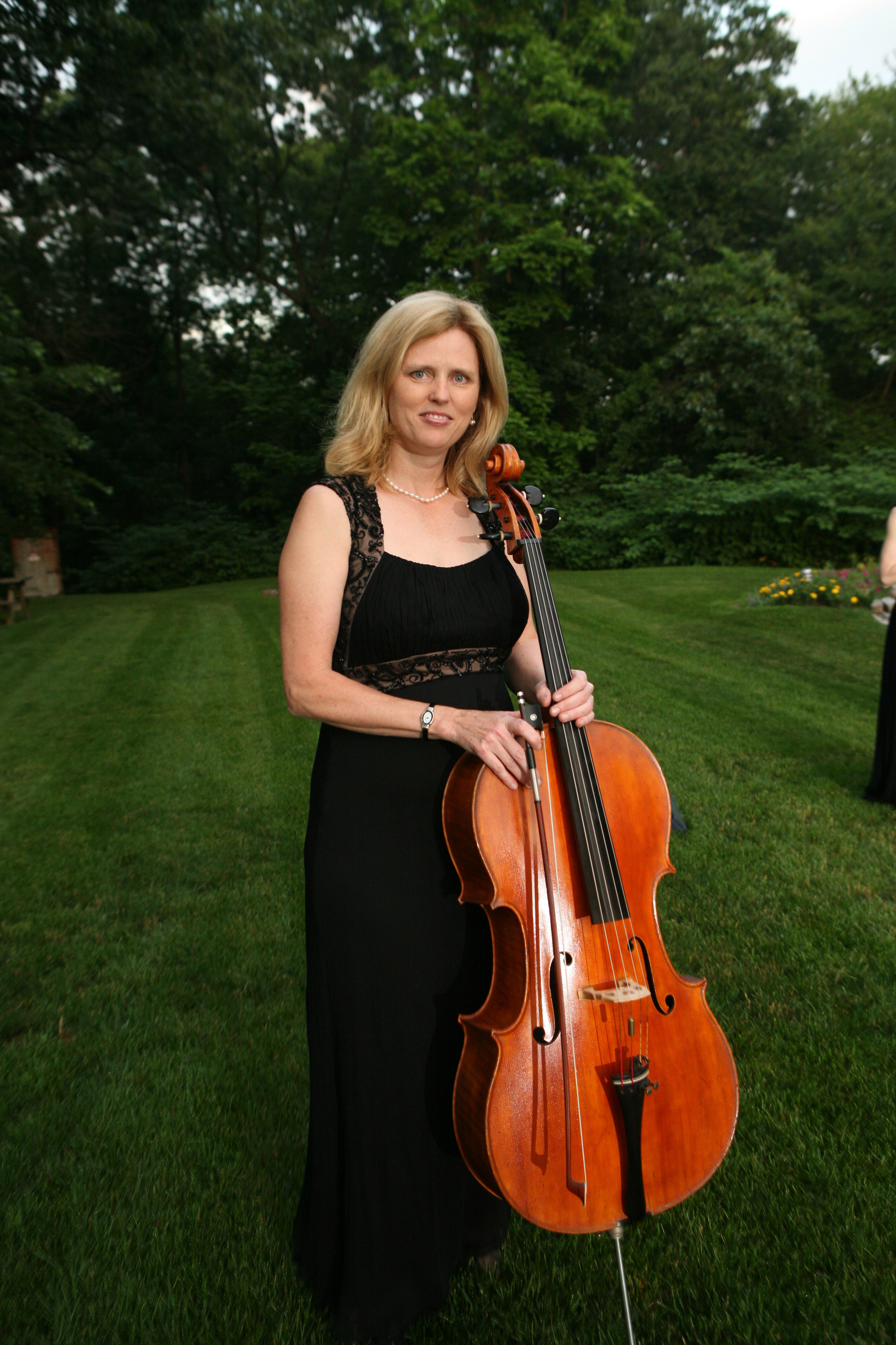 Kathy Schiano, cellist