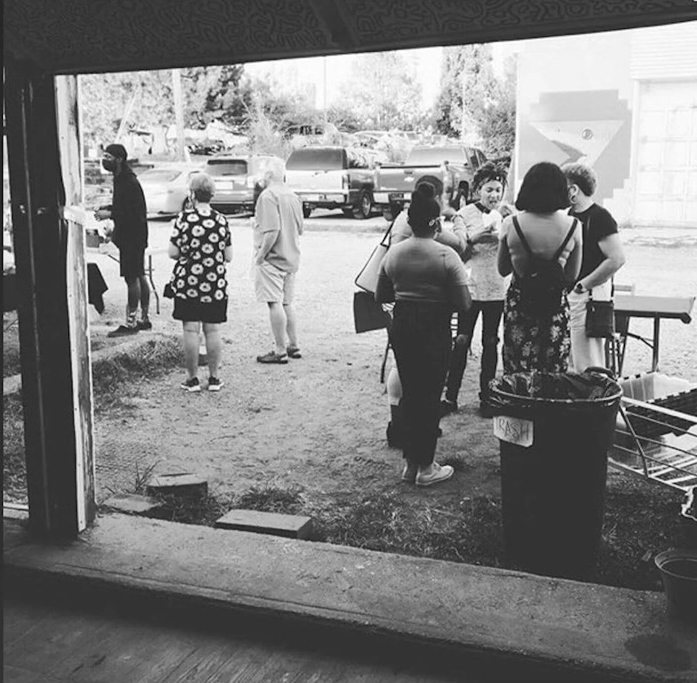 FullCircle_CommunityMealOutside.jpg