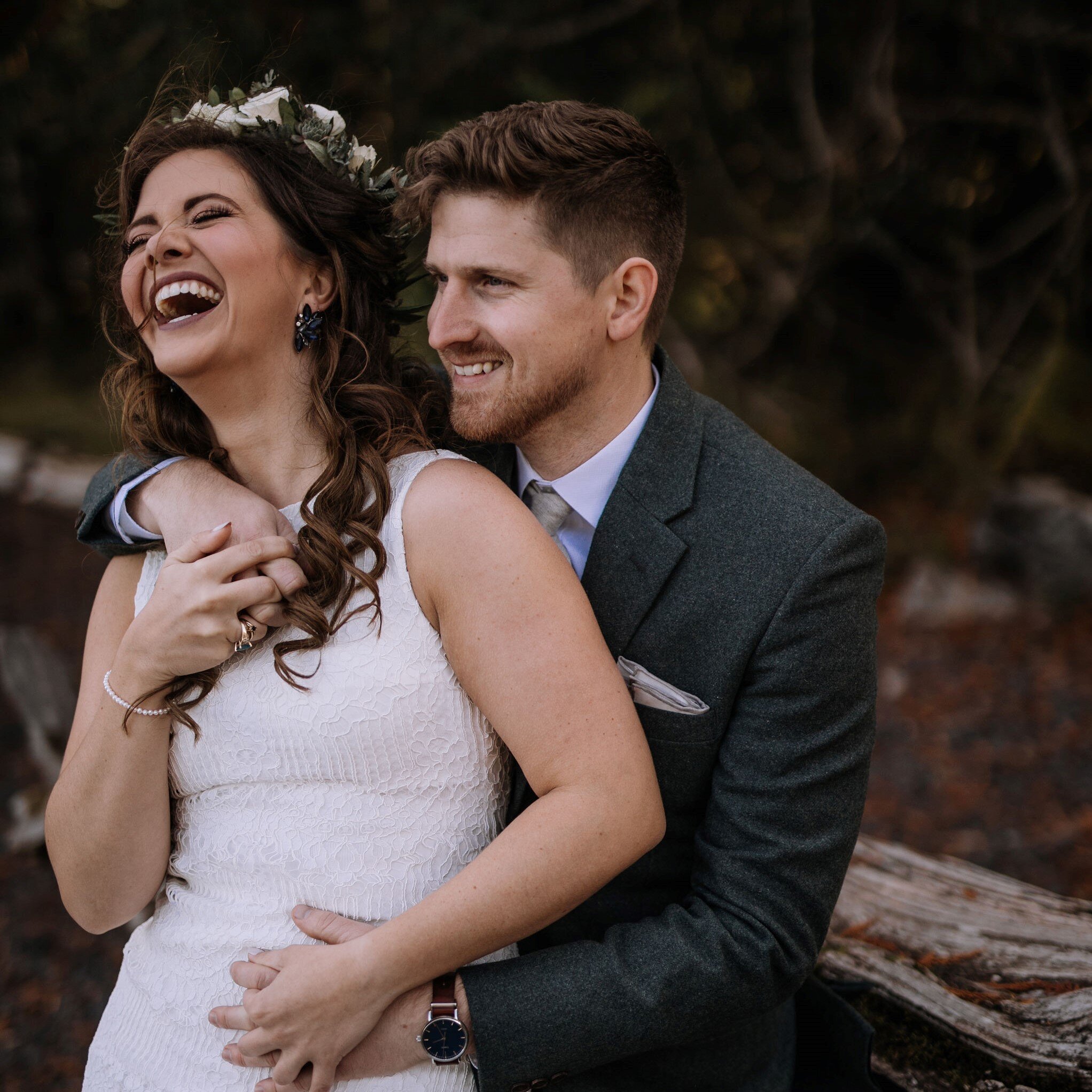 pacific-engagements-lake-crescent-lodge-wedding-portraits-bride-and-groom-pictures-candid