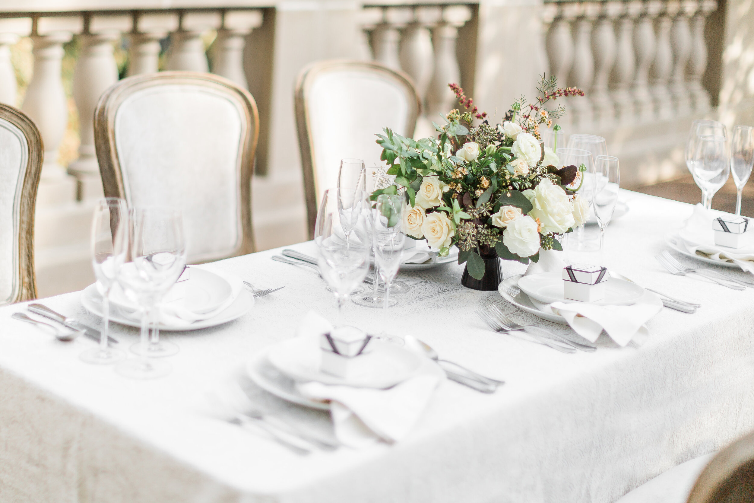 pacific-engagements-dumbarton-house-wedding-reception-table-centerpiece-la-tavola-linen