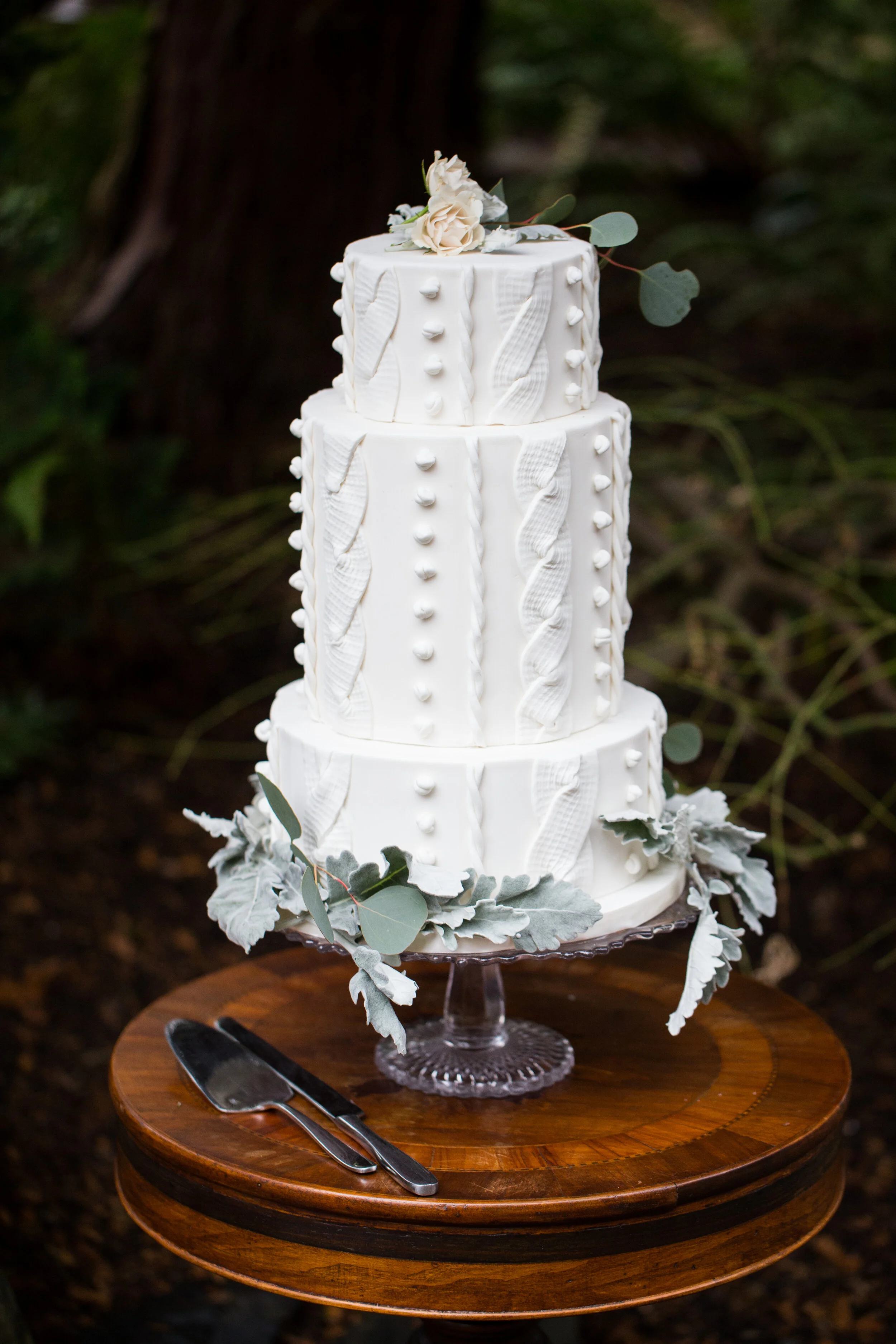 knit-sweater-cake-frosting-wedding-cake