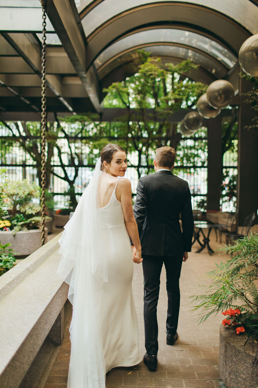 pacific-engagements-ups-waterfall-garden-park-seattle-wedding-bride-and-groom-wedding-portraits-seattle