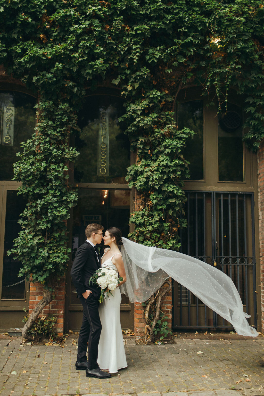 pacific-engagements-pioneer-square-seattle-wedding-bride-and-groom-portraits-with-veil