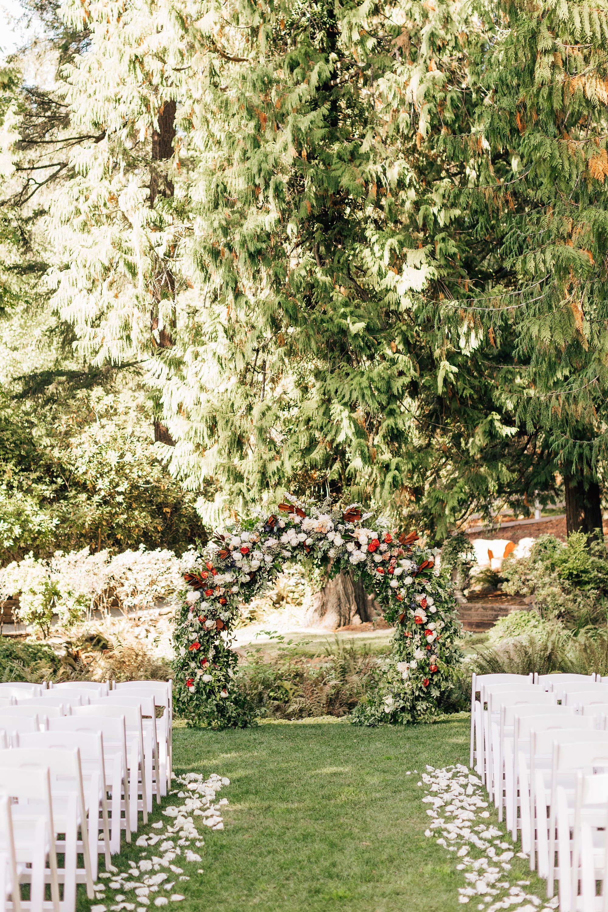 Chateau-Lill-wedding-ceremony-lawn-photos-pacific-engagements-wedding-planning-and-design