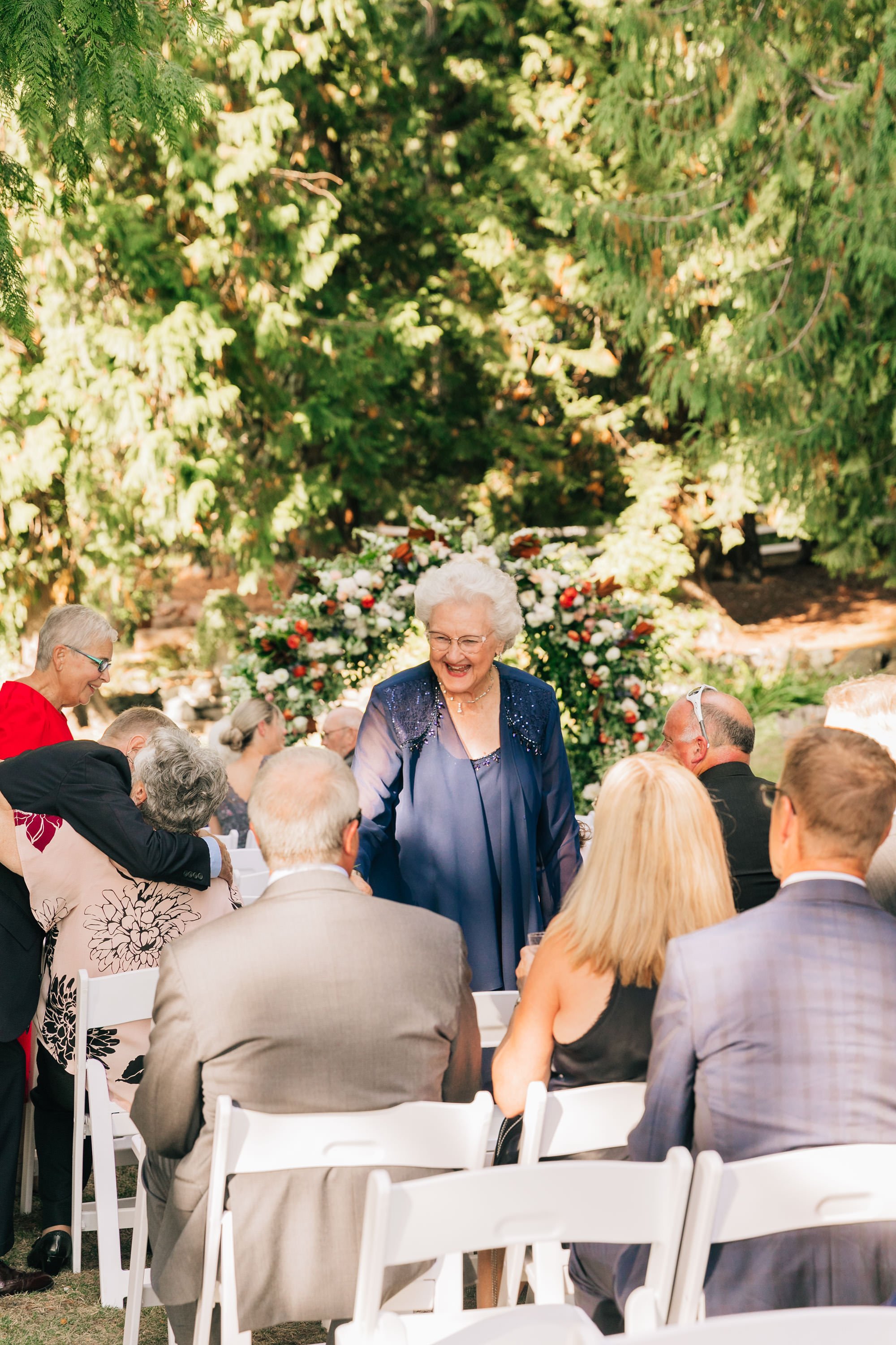 woodinville-winery-wedding-venue-chateau-lill-ceremony-lawn-photos