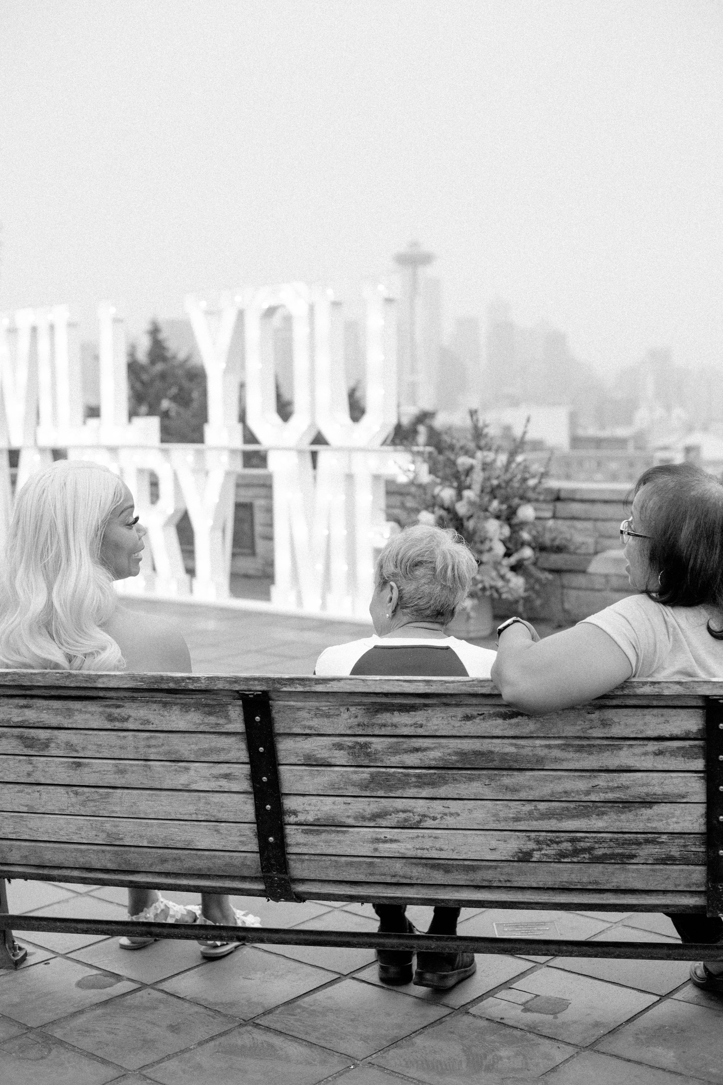 pacific-engagements-kerry-jeanne-photography-kerry-park-tyler-lockett-marriage-proposal