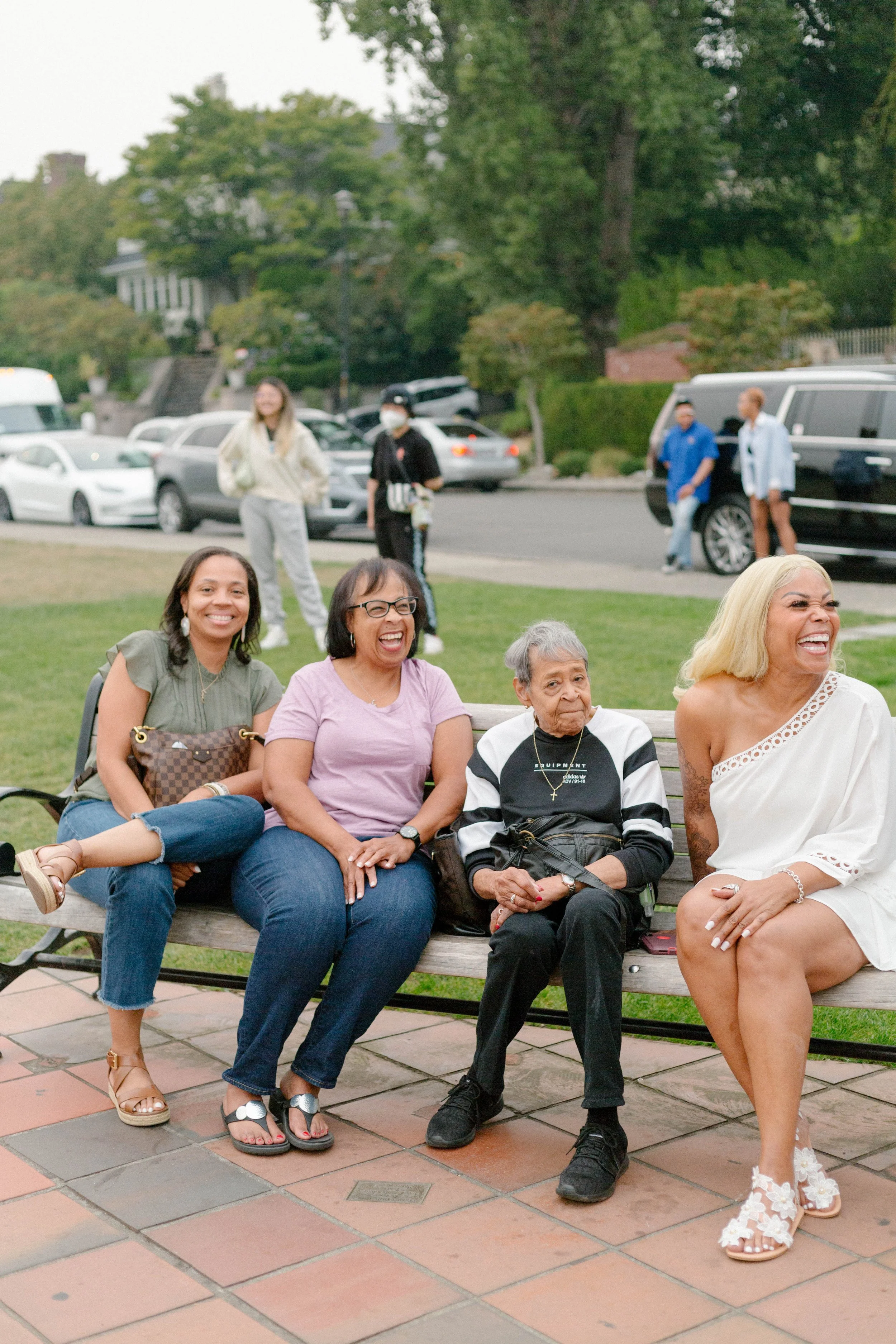 Tyler Lockett engaged to Lauren Jackson at Kerry Park in Seattle