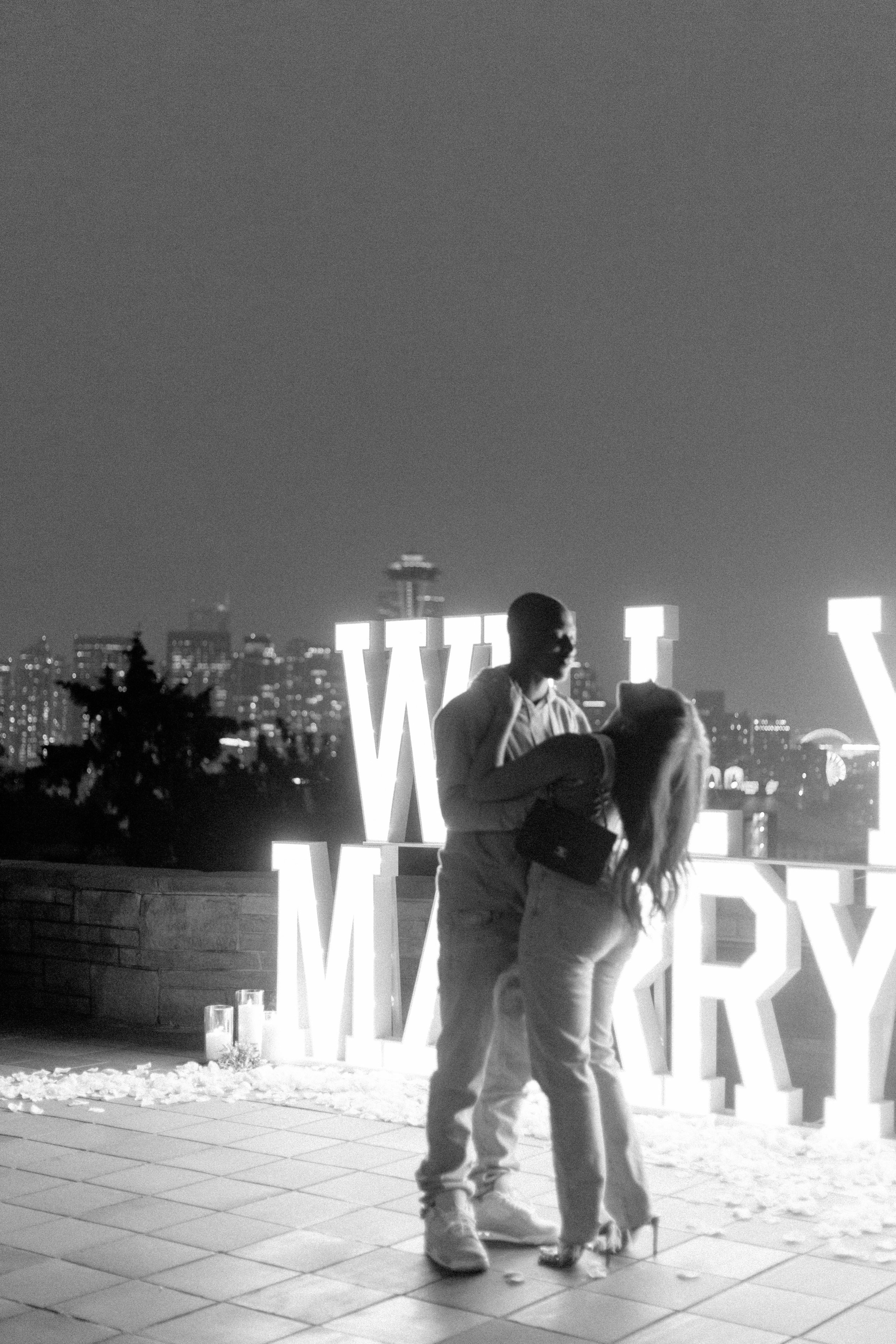 pacific-engagements-wedding-planning-and-design-seattle-seahawk-tyler-lockett-lauren-jackson-engaged-kerry-park-kerry-jeanne-photography-a-to-z-marquee-letter-rental