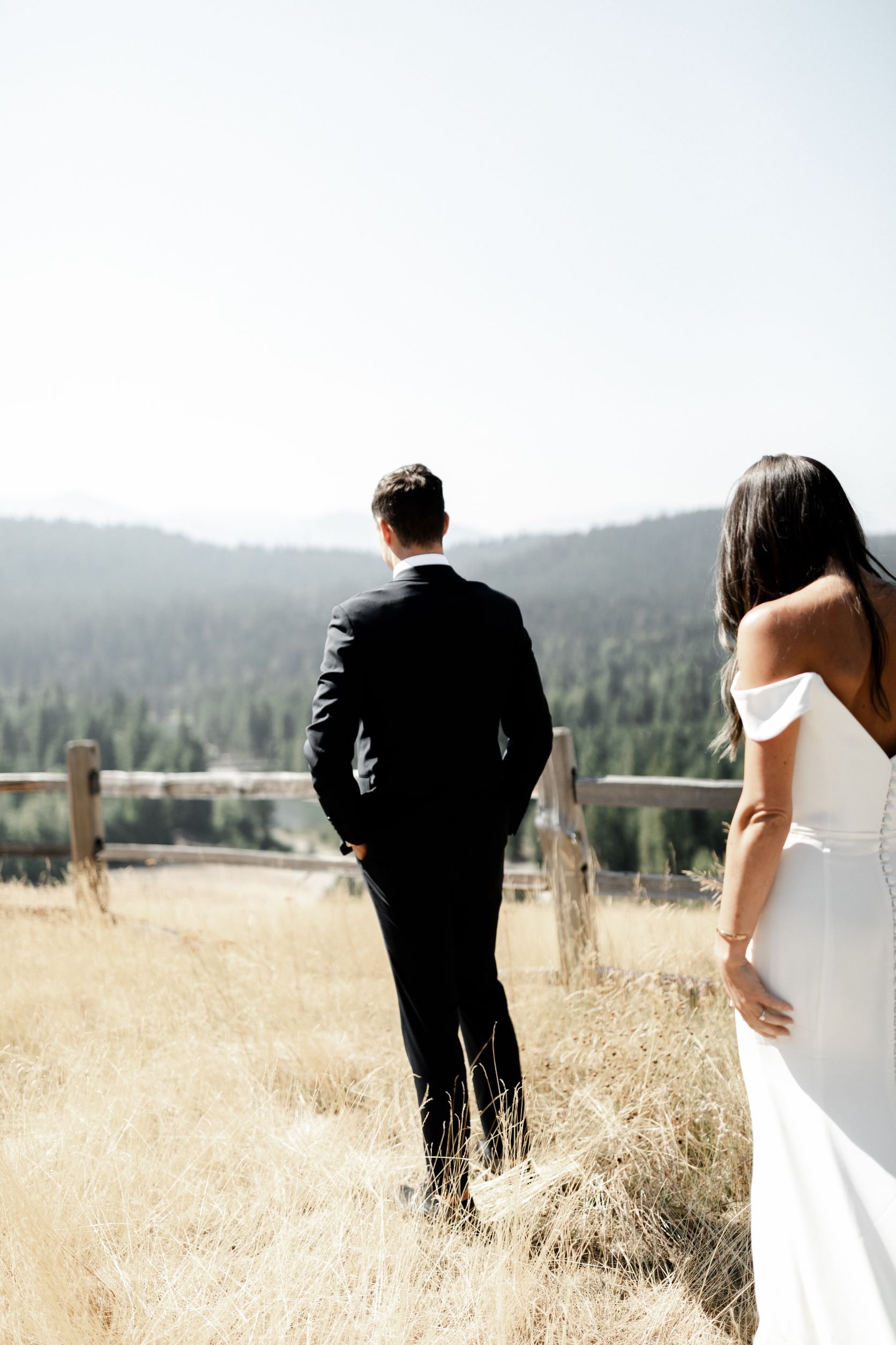 Pacific-Engagements-Bride-and-Groom-Wedding-First-Look-Suncadia-Resort-Wedding-Venue