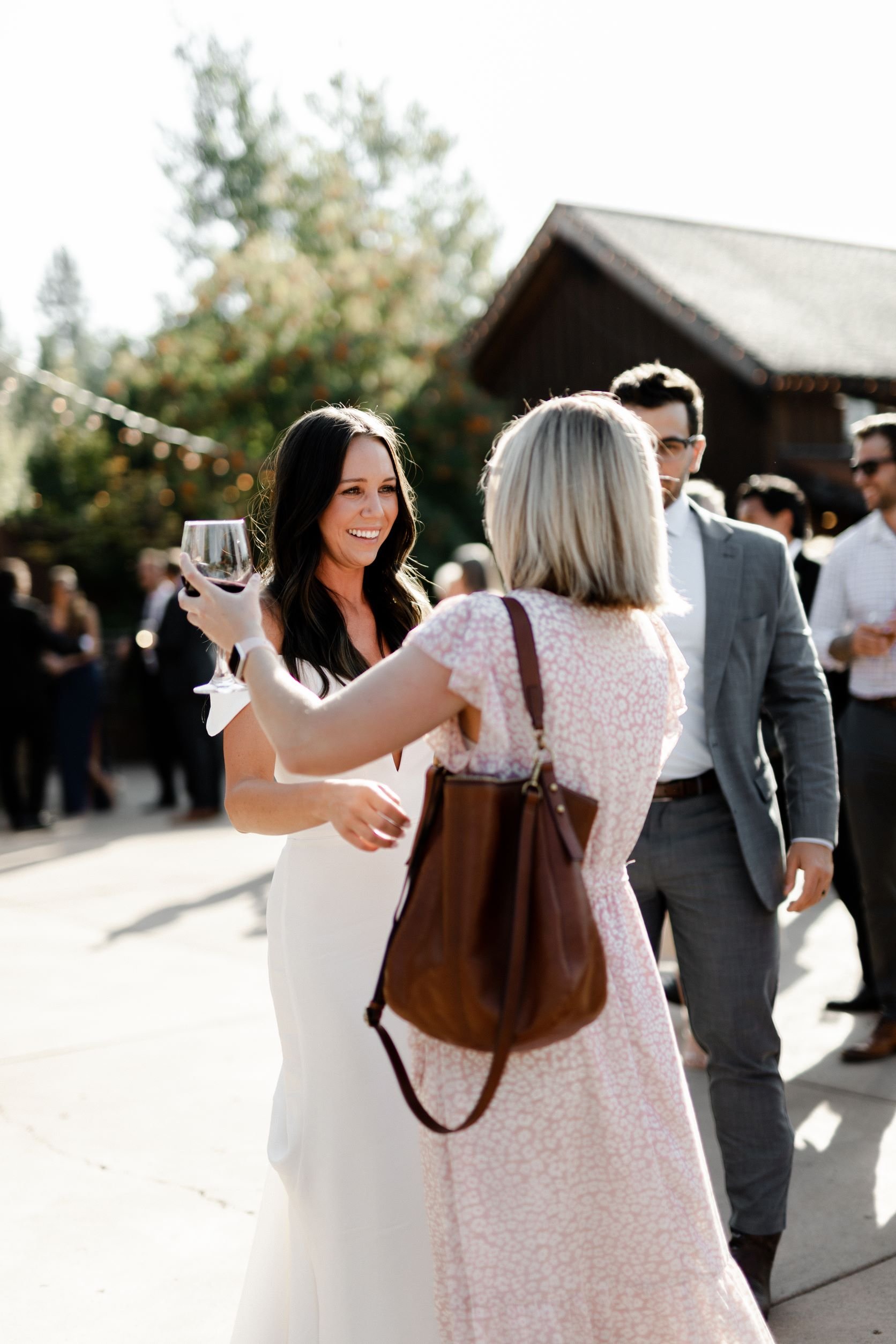 Swiftwater-Cellars-Wedding-Cocktail-Hour-Pacific-Engagements