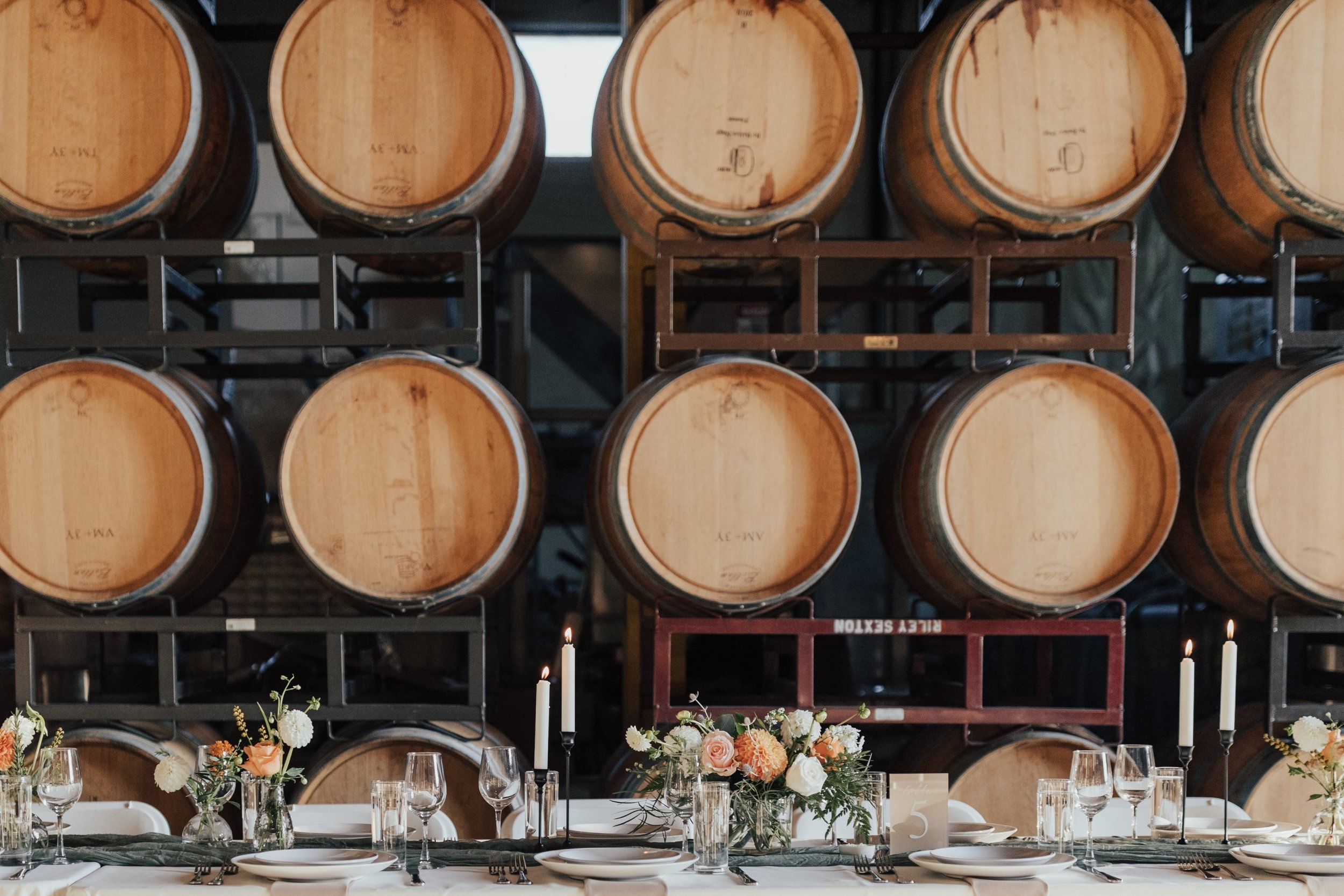 pacific-engagements-seattle-wedding-venue-almquist-winery-barrel-room-reception-dinner
