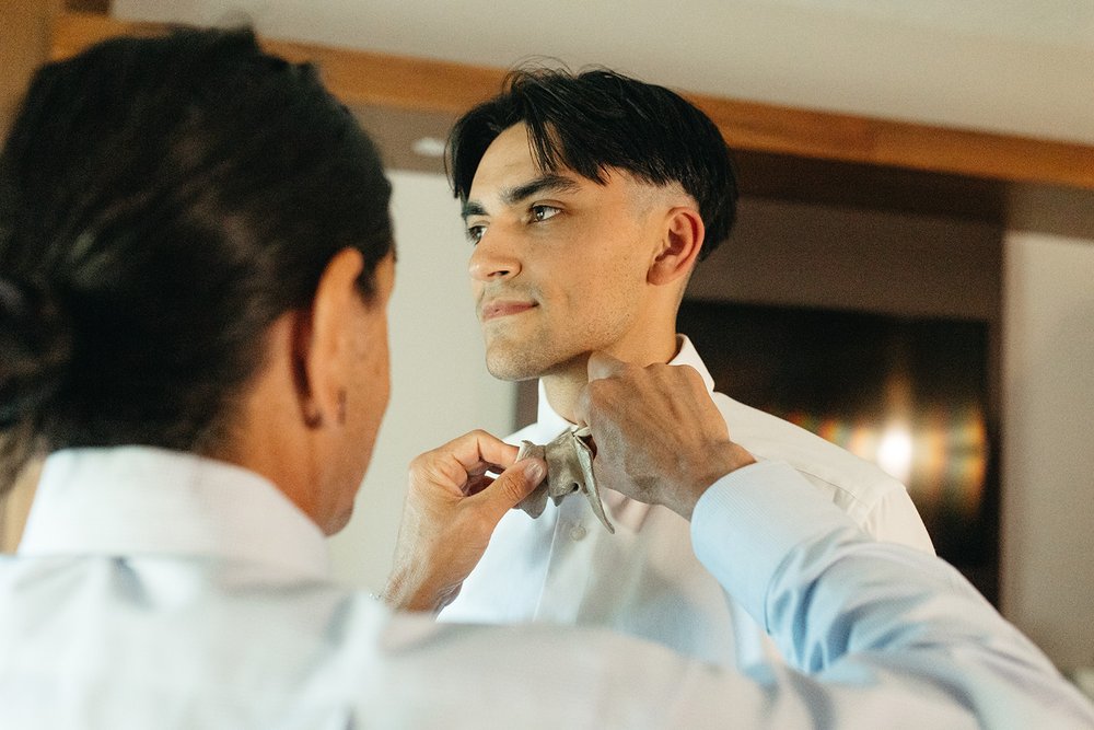 pacific-engagements-sam-minter-photography-groom-getting-ready-photos-bowtie