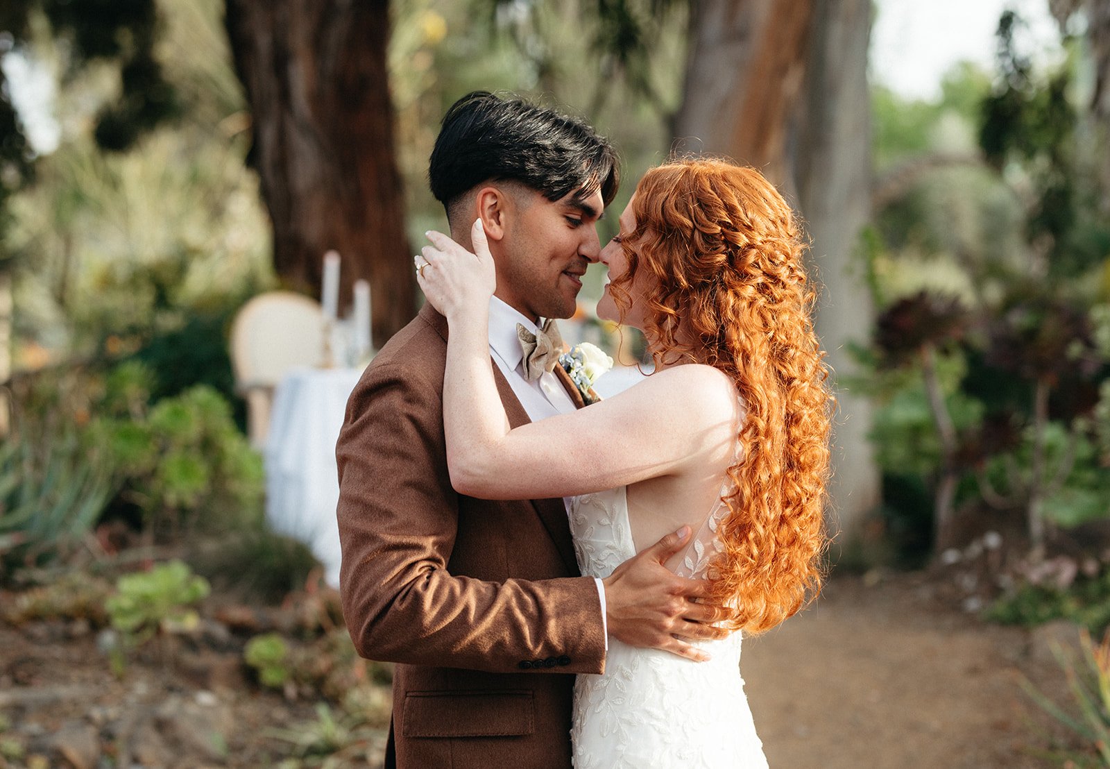 pacific-engagements-ruth-bancroft-gardens-eucalyptus-grove-wedding-bride-and-groom-first-dance-sam-minter-photography