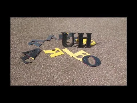 THE LONG MINUTE | UH JULIA BUILT UH BURIAL BOAT