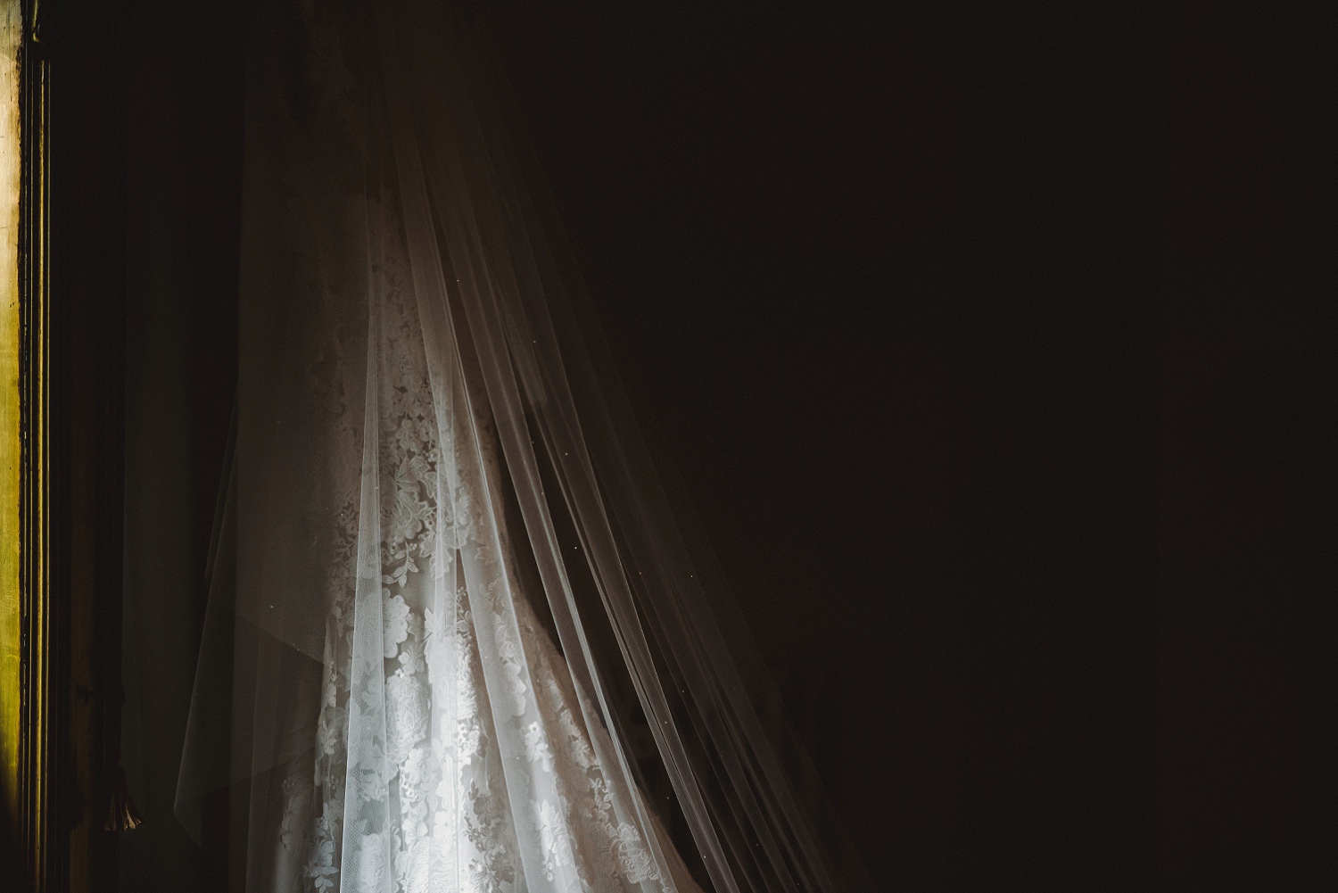Emily_Mark_Tyn_Dwr_Hall_Wedding_0012.jpg