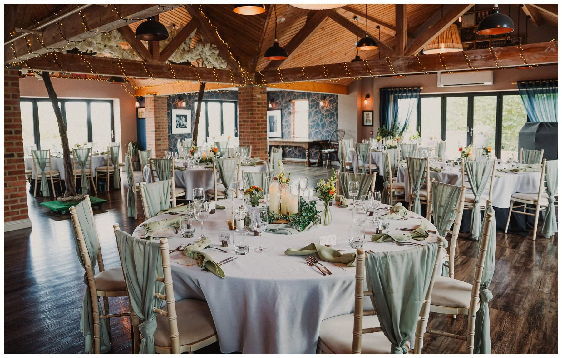 olivia_mike_dodford_inn_wedding_blog_0113.jpg