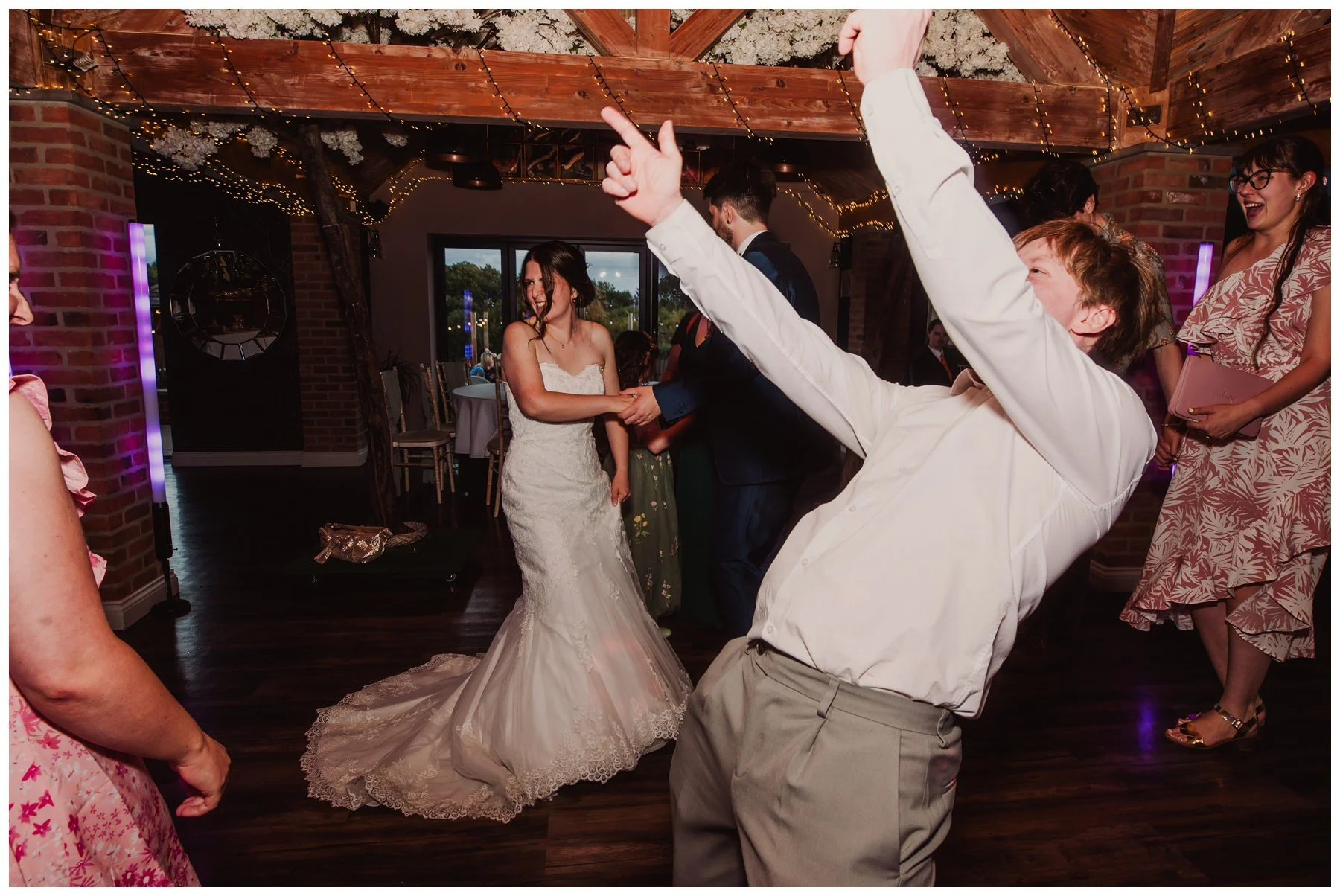 olivia_mike_dodford_inn_wedding_blog_0193.jpg
