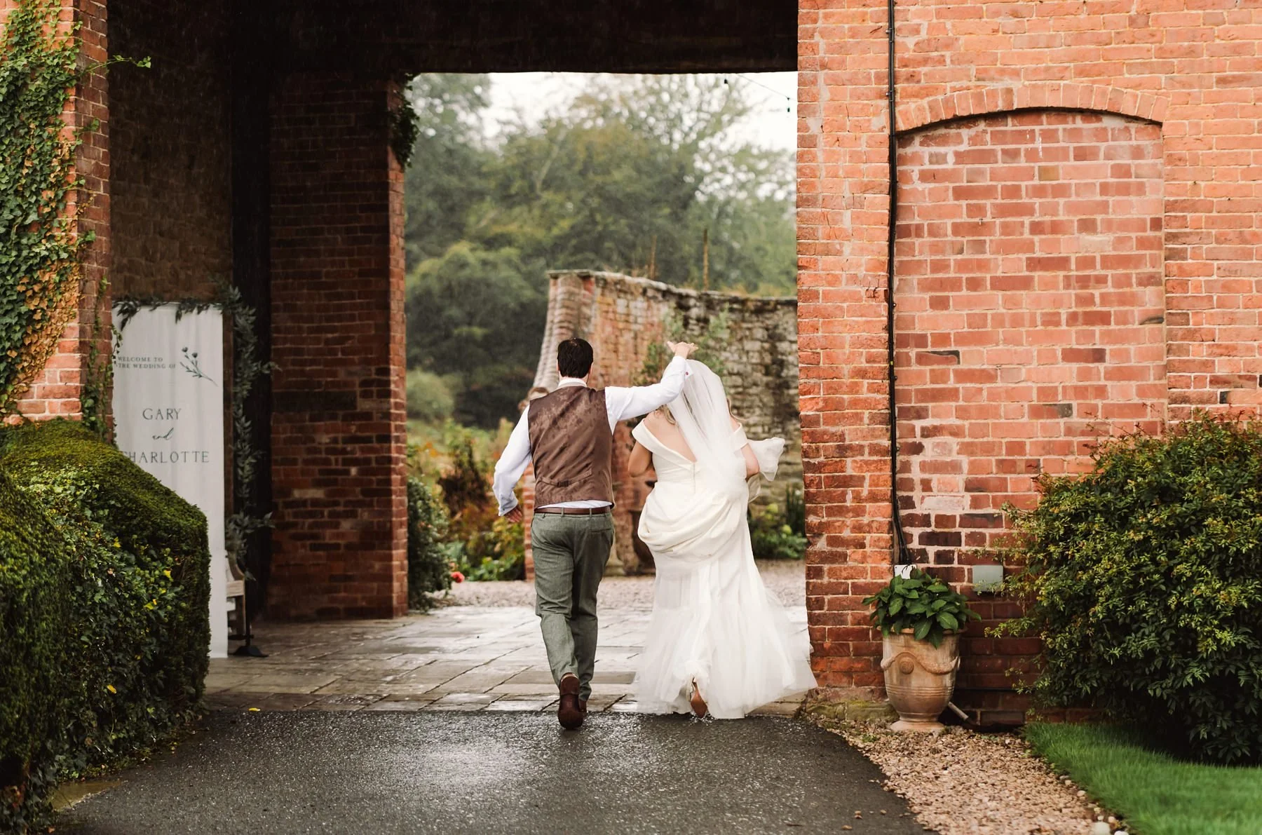 char_gary_tease_delbury_hall_wedding_amytiphoto_0433.jpg