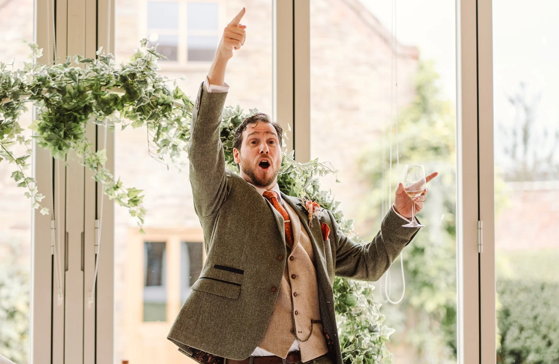 char_gary_tease_delbury_hall_wedding_amytiphoto_0391.jpg