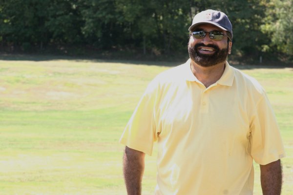  Longtime Clearview supporter and Pro Football Hall of Famer Franco Harris at Clearview fundraiser. 