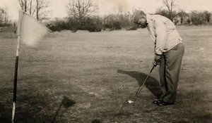 Bill-Powell-golf-1940s-family-photo.jpg