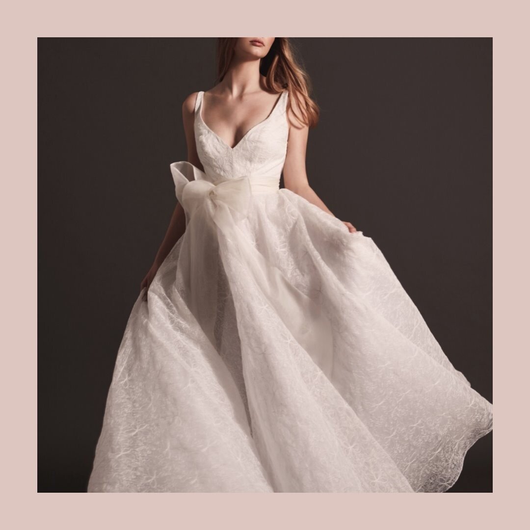 ✨Spring is a lovely reminder of how beautiful change can truly be✨

✨ The Arabella gown is nothing but beautiful. She is the belle of the ball. A lightweight ballgown featuring a delicately embroidered floral print on organza imported from Italy. To 
