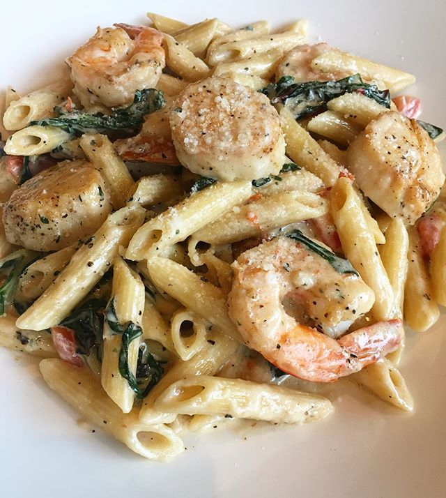 Shrimp &amp; Scallops with a Garlic Parmesan Cream Sauce 🍤 #getthis #seafood #pasta