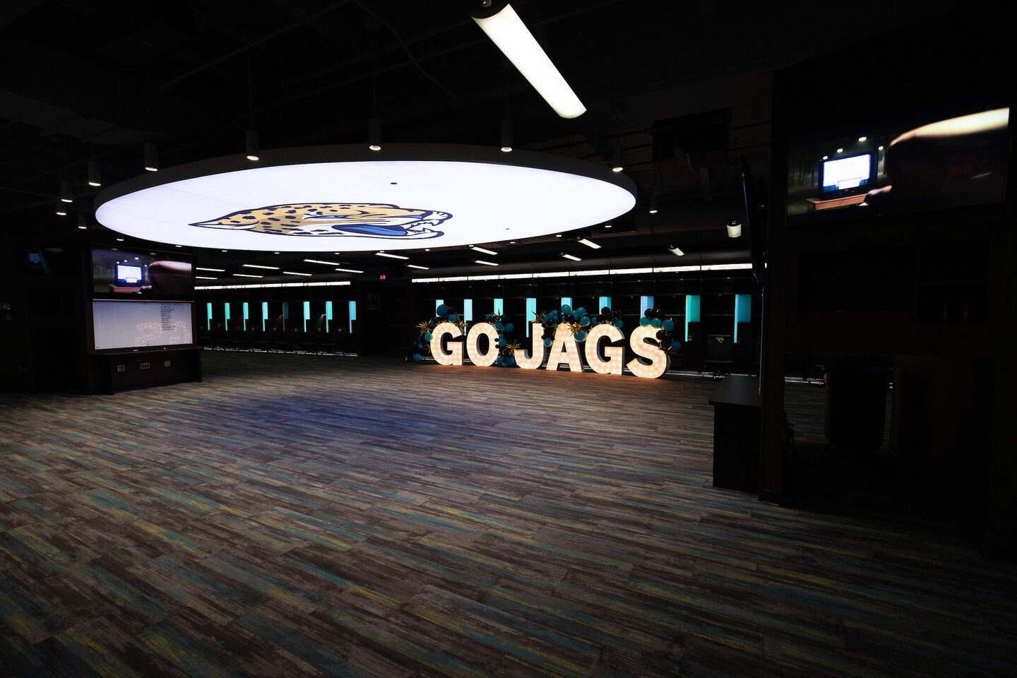 Elevate your events in 2024 by hosting in one of our NEW spaces! Make memories in the Home Team Locker Room, Team Meeting Room, or D-Line &amp; O-Line Meeting Rooms. 🏈🐆

Contact our dedicated Special Events Team now at the link in our bio!
