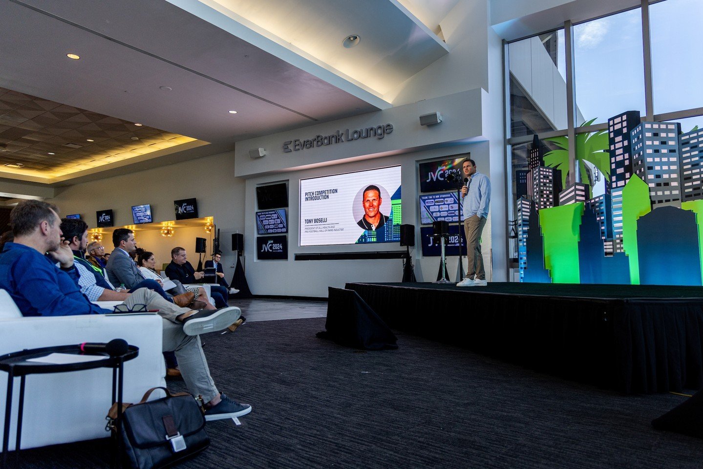 Today is Global Meetings Industry Day! Make your next meeting unforgettable by hosting it at EverBank Stadium! 🏟️

Contact our dedicated Bold Events team now at the link in our bio!