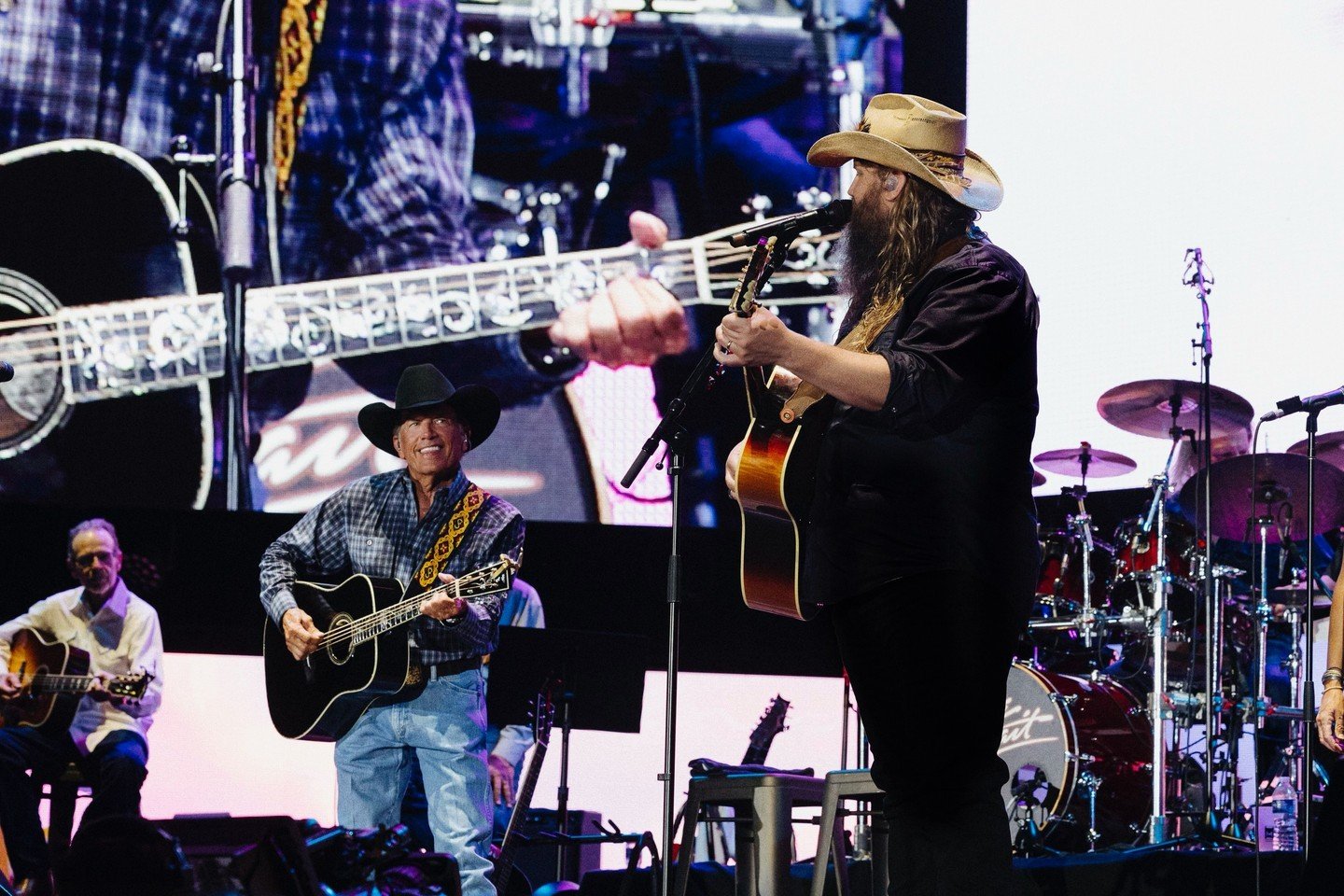 Are you ready for tonight?? George Strait kicks off in a just a few hours with special guests Chris Stapleton and Little Big Town! 🤠 What songs do you want to hear? ⬇️ Last chance for tickets, link in our story!

Photo: Andy Barron