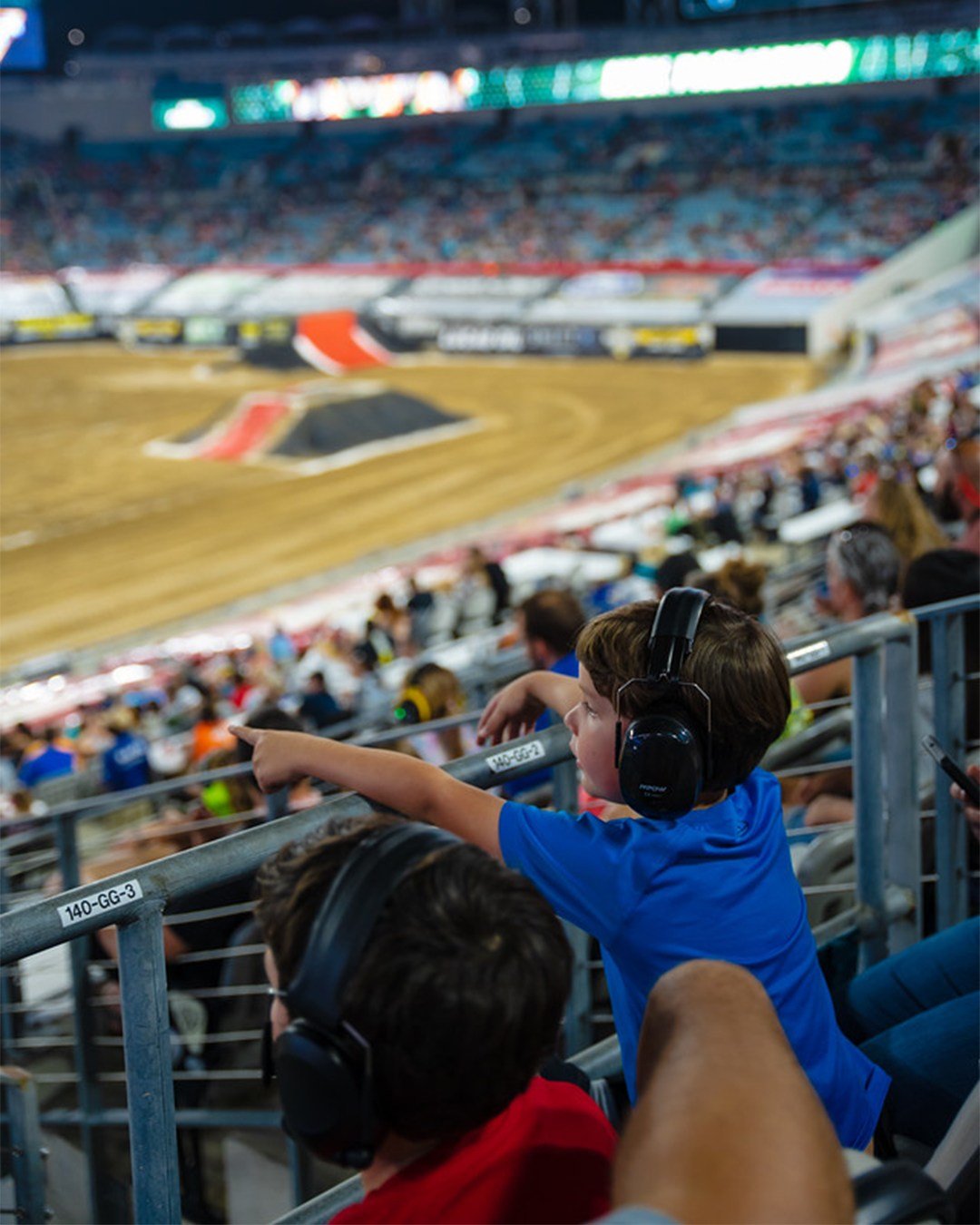 Only 3 weeks until Monster Jam returns to EverBank Stadium! Due to multiple events in the sports complex &amp; ongoing construction, we highly encourage attendees to purchase parking early at everbankstadium.com/monster-jam! 🔥🏁