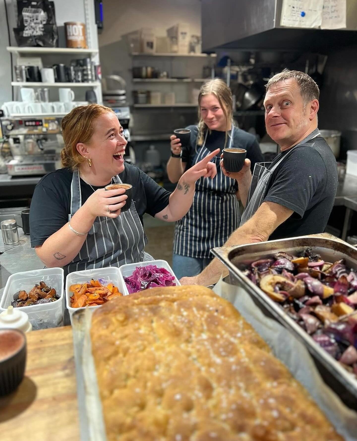 Chef needed! 
Cook wanted.

As we head into our busy period we are looking to expand our team at The Eco Park with an amazing, passionate chef.

Cooking over fire, big, plant based flavours in a kind environment is what we have to offer.

What we nee