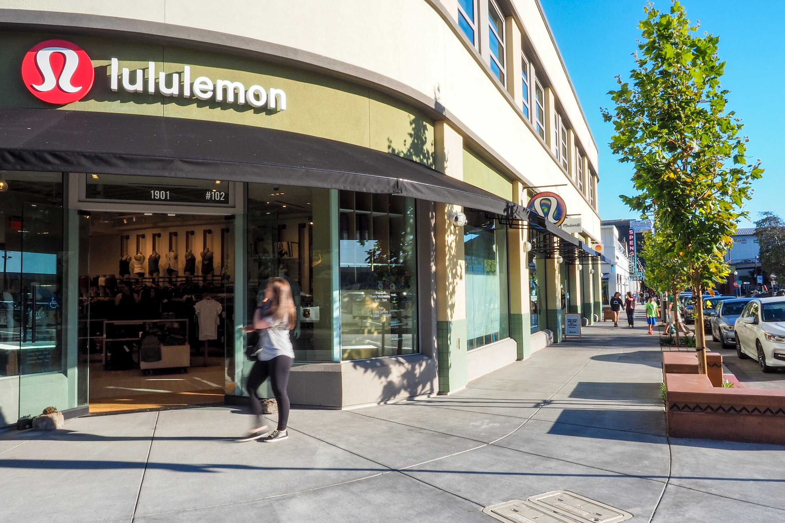 LULULEMON ATHLETICA