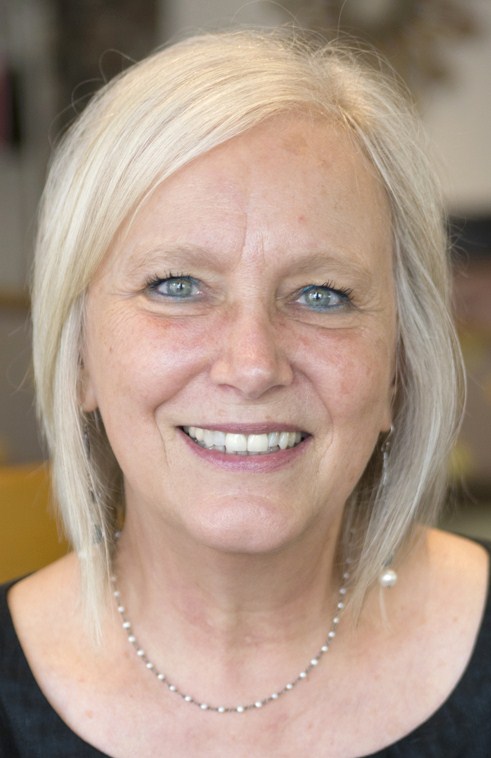 Tayria Ward, Ph.D., holds a doctorate in Depth Psychology. She is the founder of Bridging Worlds Dream Analysis & Depth Psychology. An expert on dream interpretation, she also conducts dream groups, gives lectures, and offers Bridging Worlds retreats to reconnect people with indigenous sensibilities and with Nature.