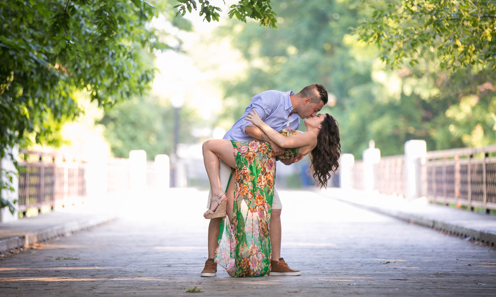 engagement-photography-toronto-street-shot.jpg